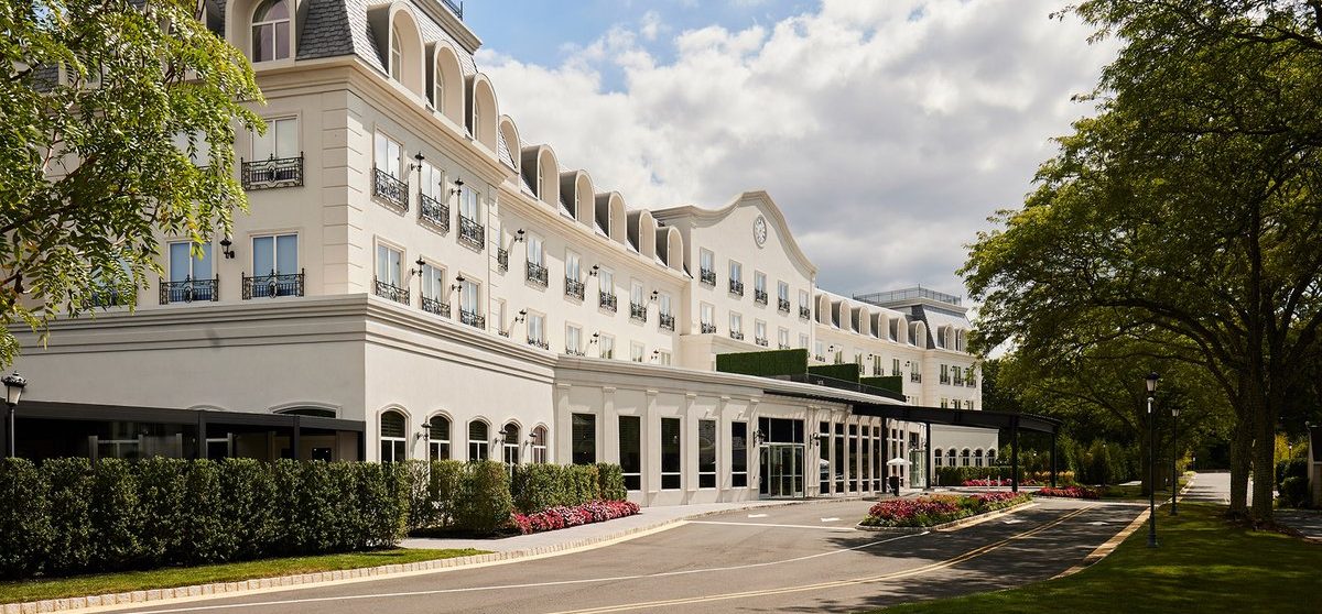 The Chateau Grande Hotel front